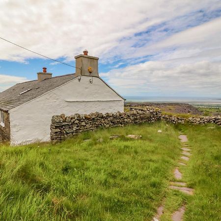 Bryn Derwen Villa เคอร์นาวอน ภายนอก รูปภาพ
