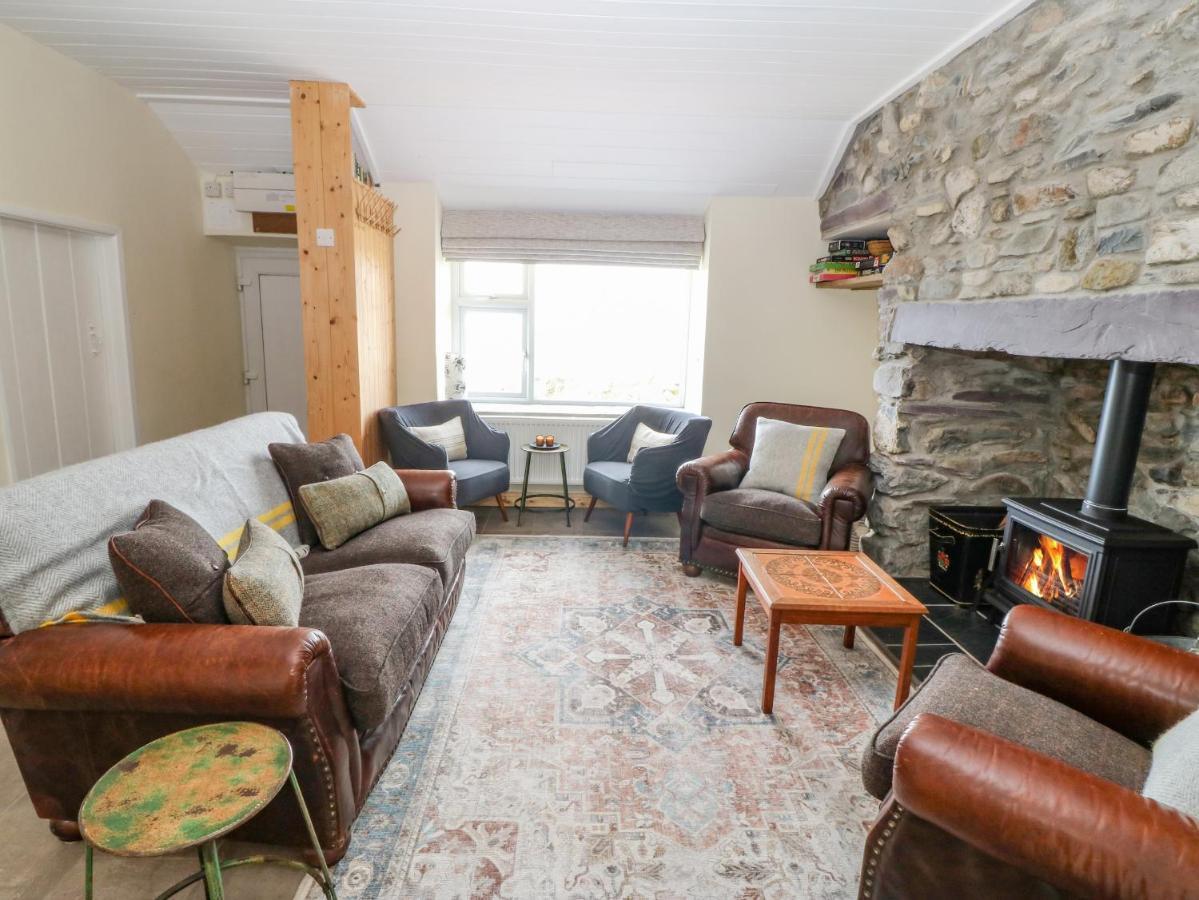 Bryn Derwen Villa เคอร์นาวอน ภายนอก รูปภาพ