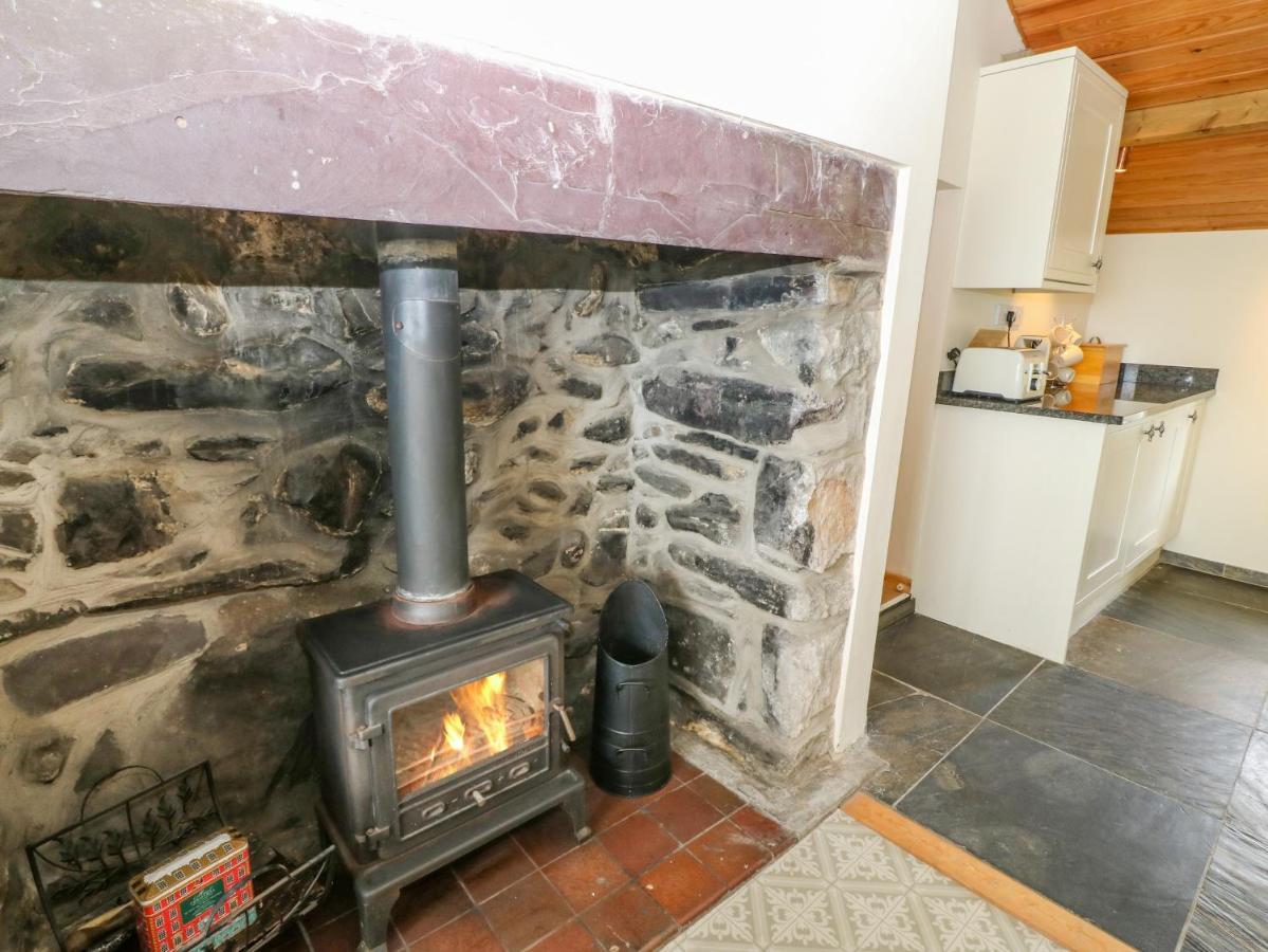 Bryn Derwen Villa เคอร์นาวอน ภายนอก รูปภาพ