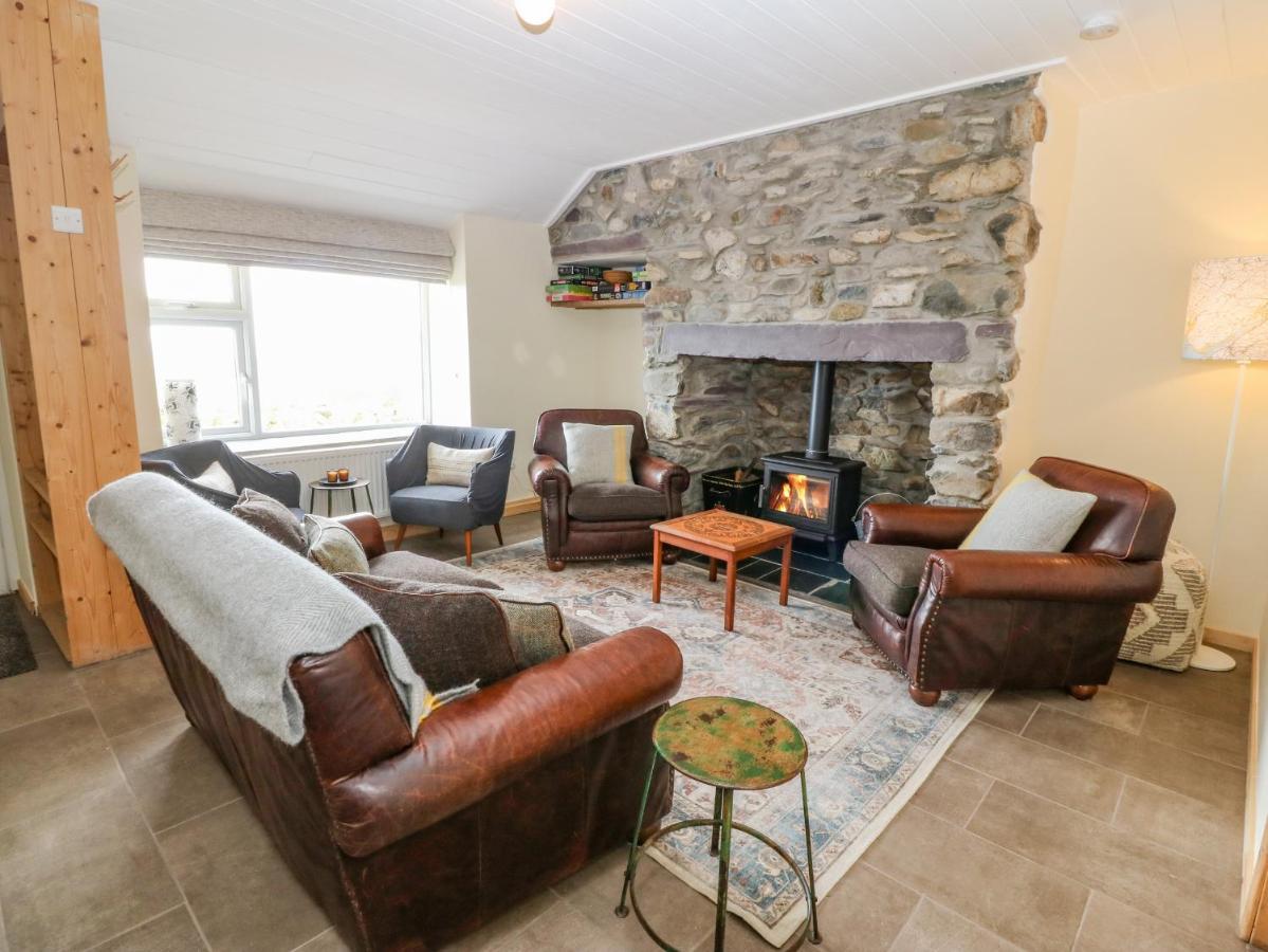 Bryn Derwen Villa เคอร์นาวอน ภายนอก รูปภาพ