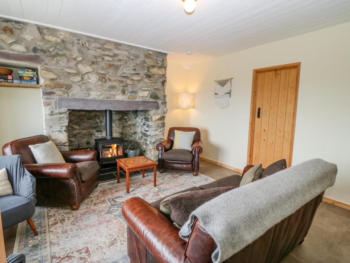 Bryn Derwen Villa เคอร์นาวอน ภายนอก รูปภาพ