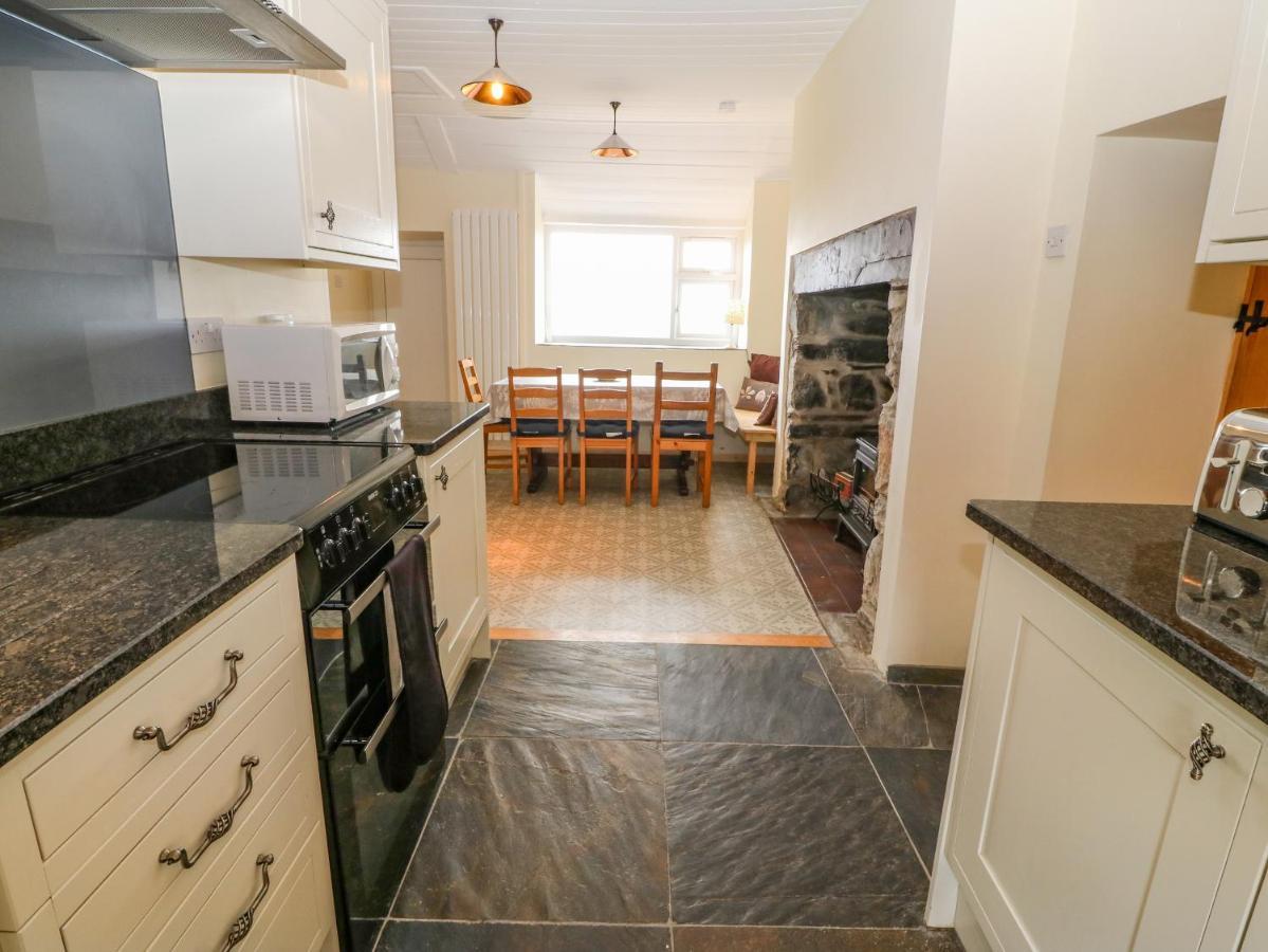 Bryn Derwen Villa เคอร์นาวอน ภายนอก รูปภาพ