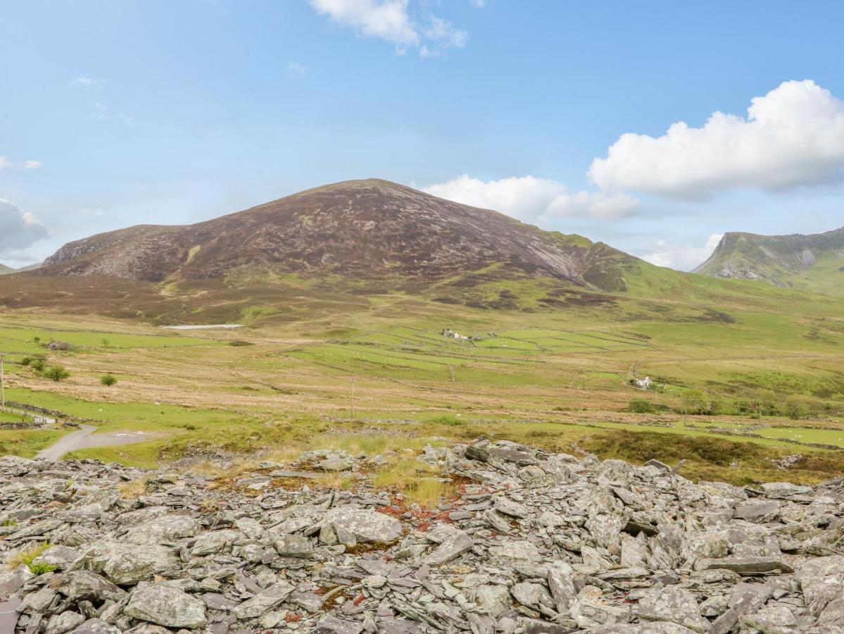 Bryn Derwen Villa เคอร์นาวอน ภายนอก รูปภาพ