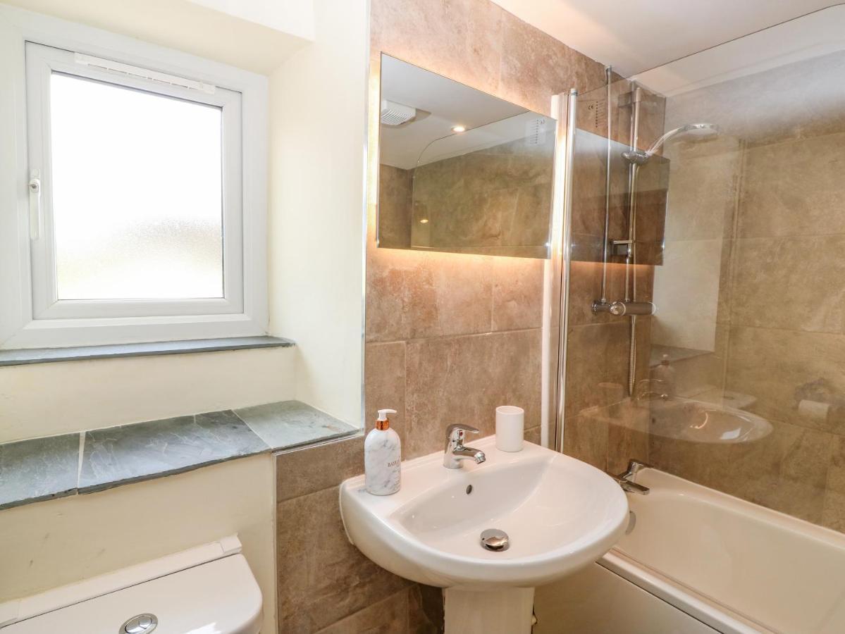 Bryn Derwen Villa เคอร์นาวอน ภายนอก รูปภาพ